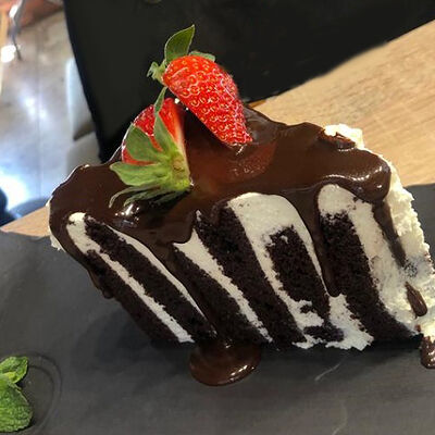 Фирменный торт Лина в На углях по цене 650 ₽