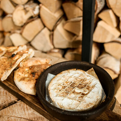 Камамбер запечёный в печи в Сыроварня по цене 1100