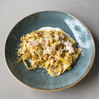 Паста с креветками и цукини в Mozza Pizza