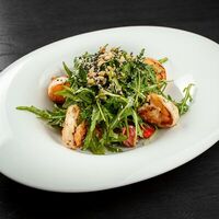 Салат с креветкой и рукколой в Бк первый
