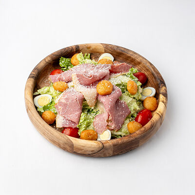 Цезарь с кониной и мини баурсаками в Coffee BOOM по цене 4200 ₸