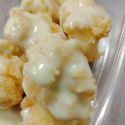 Креветки темпура лайт с крем-соусом васаби в Шаверма-бар Рыба мОя по цене 450 ₽