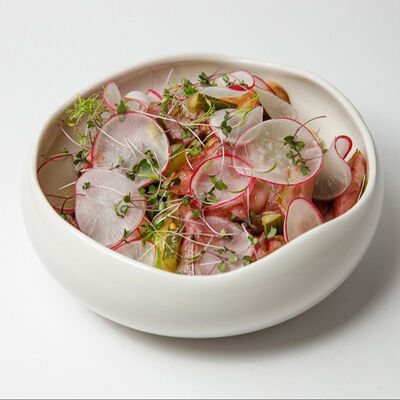 Теплый салат со свининой в Сны любимого кота по цене 590 ₽