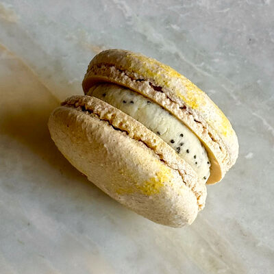 Макарон Маково-лимонный кекс в Kalabasa по цене 388 ₽