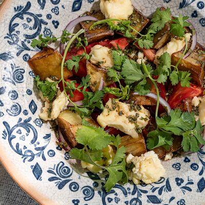 Салат с жареными баклажанами, томатами и брынзой в Нико по цене 610 ₽