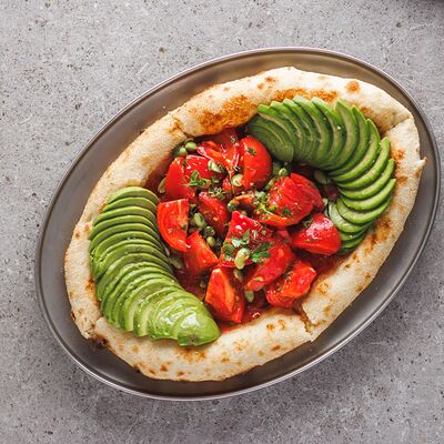 Авокадо - томаты - эдамаме в 321 Club by Novikov по цене 730