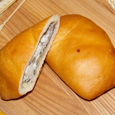 Рулет кура-грибы в Хлеборезов по цене 88 ₽