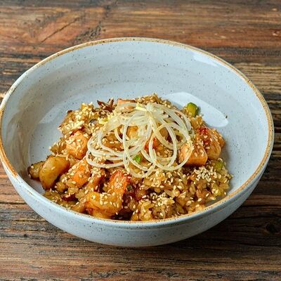 Рис с курицей и овощами с соусом сладко-острым в BARak O’Mama по цене 350 ₽