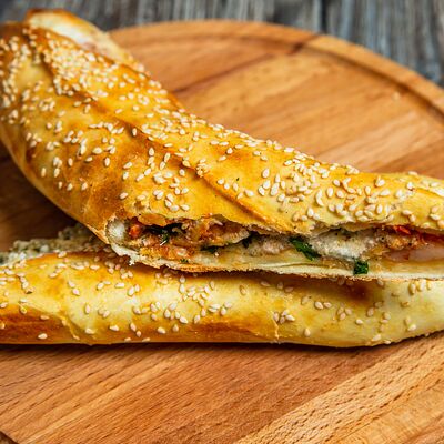 Стромболи с творогом и зеленью в ТУТ КУХНЯ по цене 390 ₽