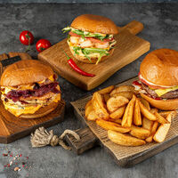 Логотип Manny's Burger