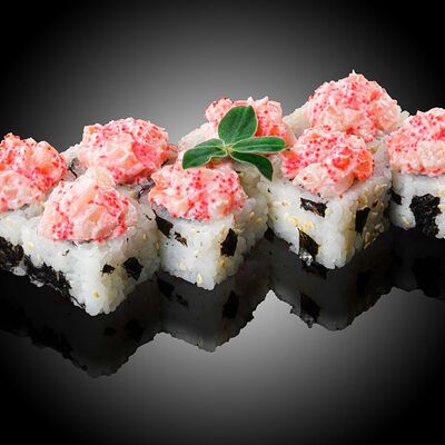 Тартар с гребешком и копченым лососем в Sushi & More по цене 680 ₽