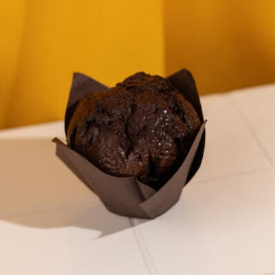 Маффин шоколадный с шоколадной крошкой в Пекарня Буханка по цене 195 ₽