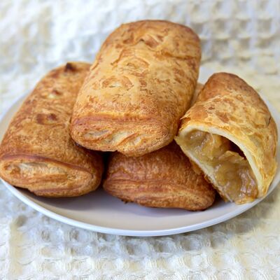 Слойка с яблоком в Хлебница по цене 59 ₽