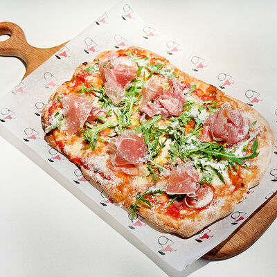 Пицца с пармой и руколой в Прошуттерия по цене 1430 ₽