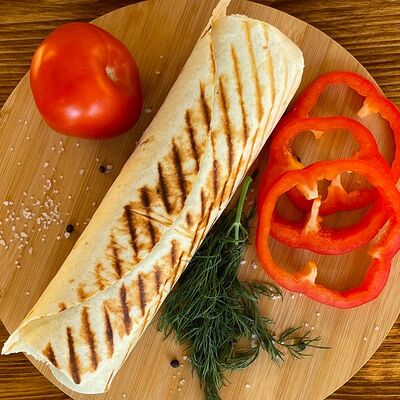 Шаурма из сочного куриного шашлыка Standart в Gimza по цене 245 ₽