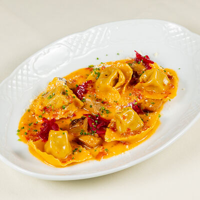 Равиоли с бычьим хвостом и грибамив Siesta fiesta по цене 1050 ₽