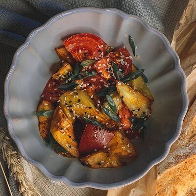 Салат с томатами и баклажанами в Debaton по цене 348