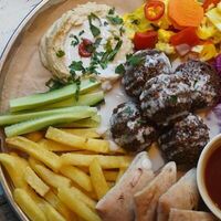 Фалафель на блюде в Бабагануш