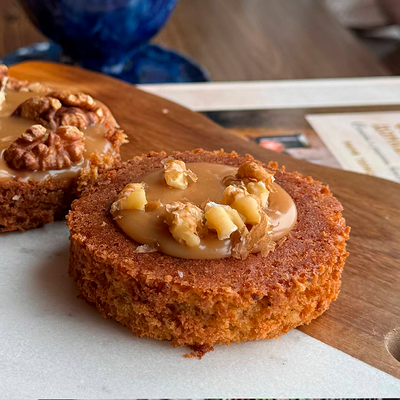 Бисквитное печенье грецким орехом в Garage по цене 130 ₽