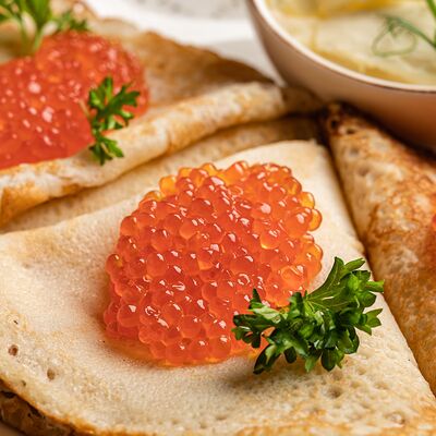 Блины с красной икрой в Сандуны Урал по цене 1760 ₽