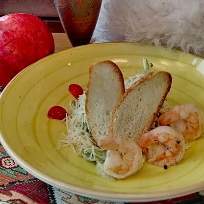 Цезаридзе с креветкой в Да хинкали! по цене 690 ₽