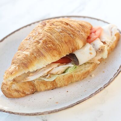 Круассан Цезарь в ILZI по цене 430 ₽