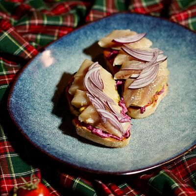 Брускетта по-ростовски в Harats pub по цене 340 ₽