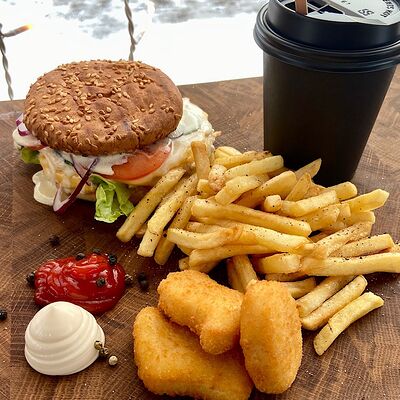 Комбо Хаус в Кофеинка по цене 529 ₽