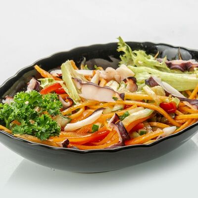 Салат с осьминогом спайс в Японка по цене 260