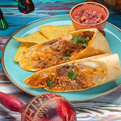 Буррито с говядиной и овощами в Burritos по цене 450 ₽