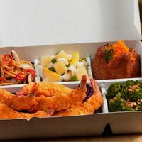 Комбо Wok my Box рамен острый цыпленок, салат Box Цезарь Утенок, Морс my Box Клюква в Wok My Box