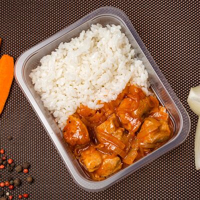 Гуляш из свинины с рисом в Европа по цене 170 ₽