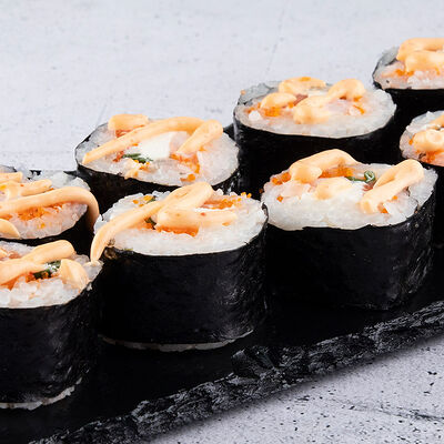 Брюнетка в Суши Мастер по цене 389 ₽