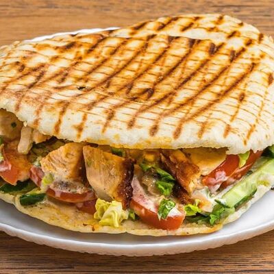 Шаурма с курицей в пите в ШАУРМА КАФЕ ТАНДЫР 24 по цене 462 ₽