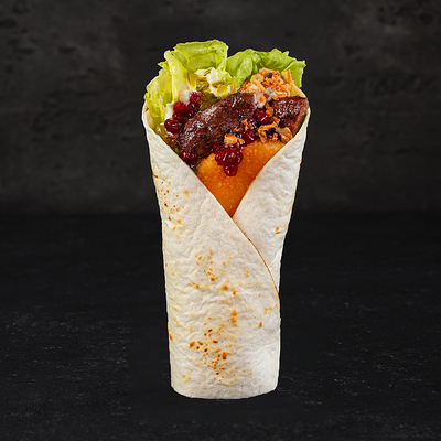 Брусничный ролл в Магбургер & Братья Караваевы по цене 540 ₽