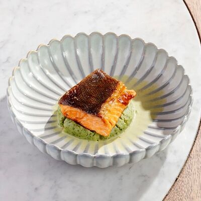 Лосось с картофельно-базиликовым пюре в Гент по цене 1740 ₽