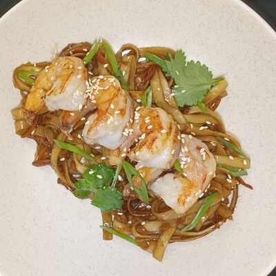 Удон с креветками в Сытый мишка по цене 590 ₽