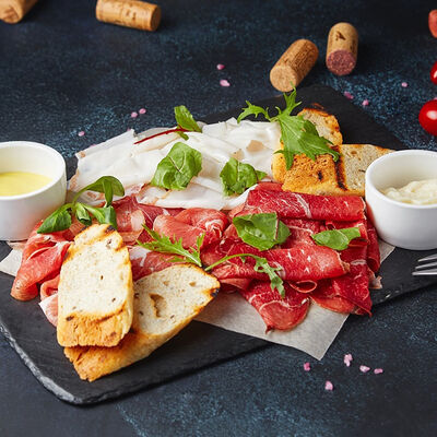 Мясная тарелка в Кабуки по цене 1820 ₽