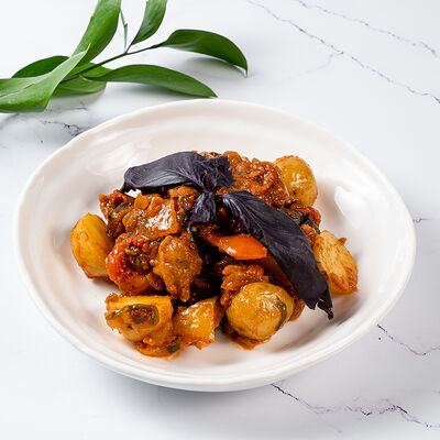 Аджапсандали с молодым картофелем в Ресторан Батони по цене 550 ₽