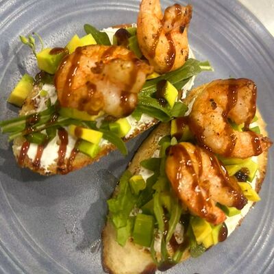 Брускетта с креветками и рукколой в Каролина по цене 440 ₽