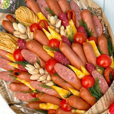 Букет Колбасный №2 в Букет Альфред I клубника в шоколаде и букеты по цене 3190 ₽