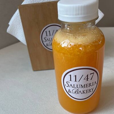 Свежевыжатый апельсиновый фреш в 11/47 Bakery по цене 615 ₽