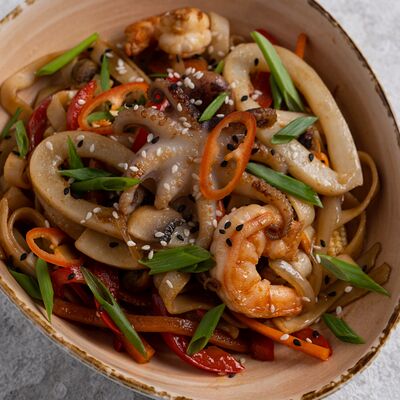 Удон с морепродуктами в Сакура по цене 790 ₽