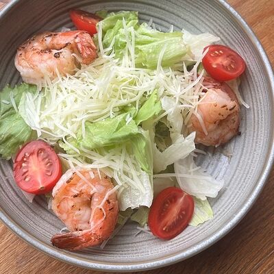 Цезарь с креветкой в Sololaki по цене 700 ₽