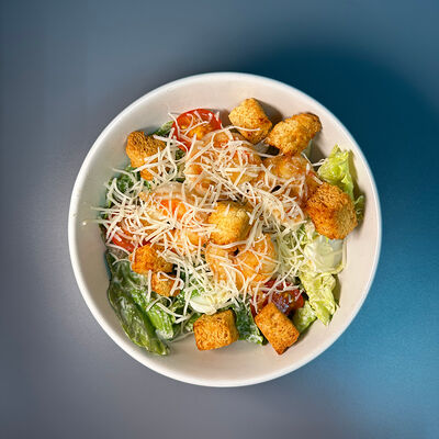 Цезарь с креветкой в Парнас по цене 720 ₽