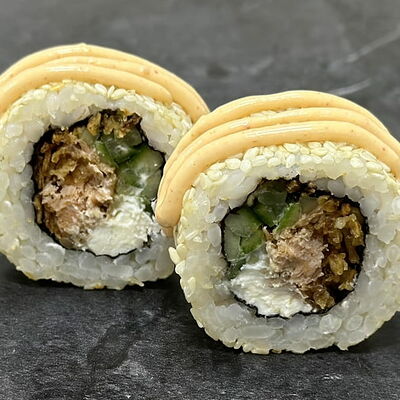 Кранч ролл с жаренным лососем в Good Food по цене 586 ₽