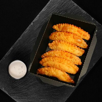 Мини чебуреки с курицей 6 шт в Шеф Пепперолли по цене 289 ₽