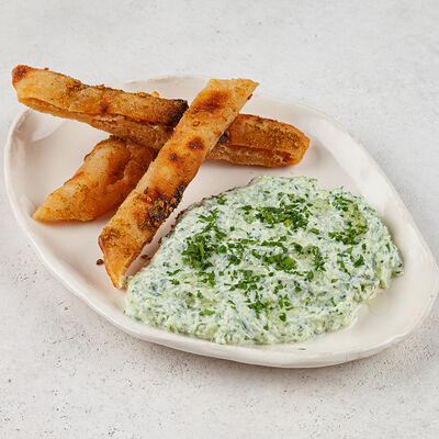 Дзадзики с лабне и хрустящей питой с заатаром в Shulman Kitchen по цене 600 ₽