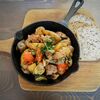 Жареха со свининой и овощами в Балалаечная по цене 750