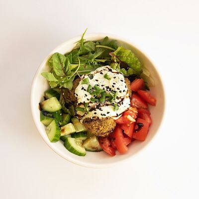 Боул с фалафелем и хумусом в Coffee Dream по цене 590 ₽